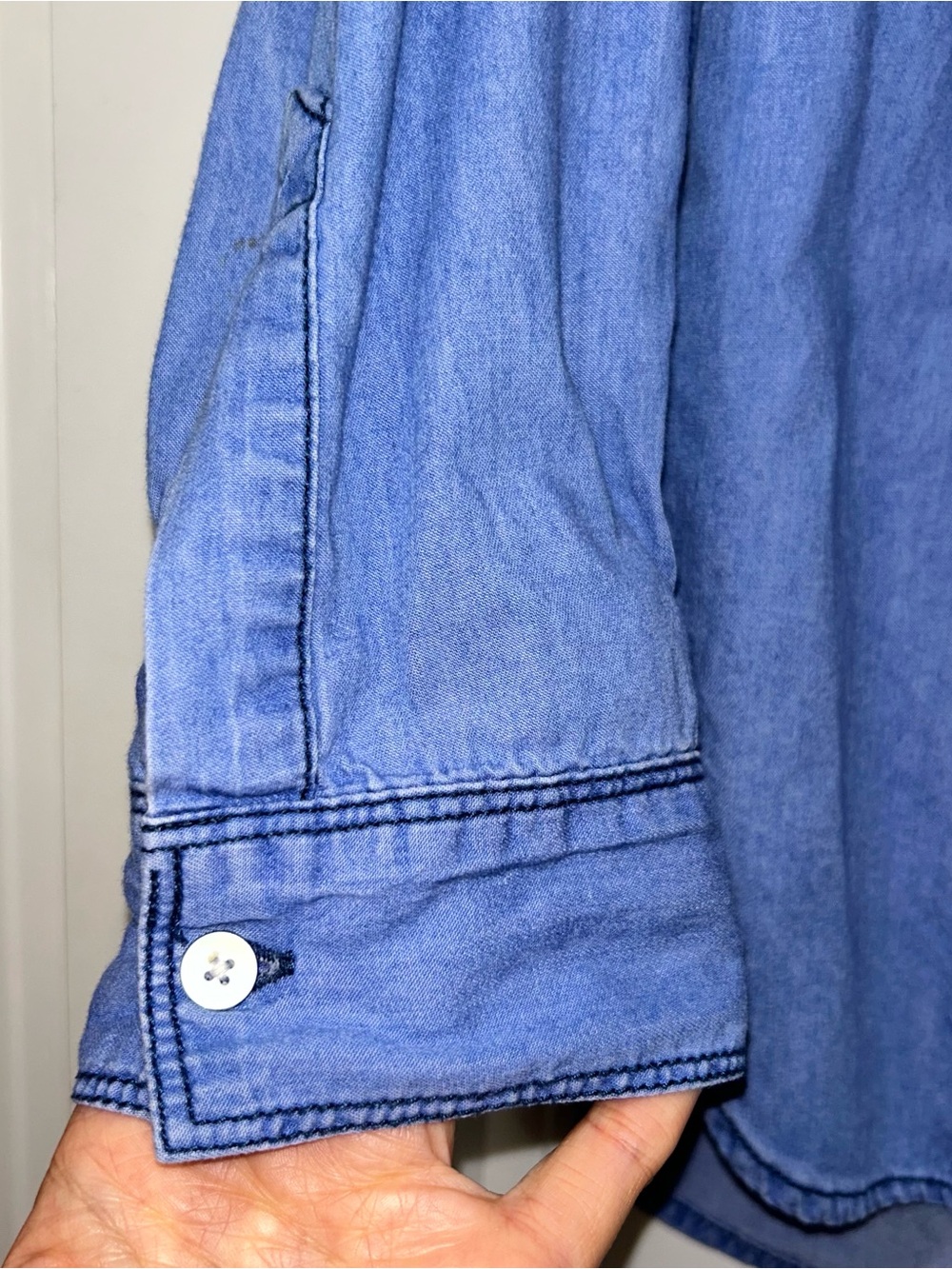Old Navy Chambray Blue Boyfriend Button-Up Shirt - Picture 4 of 6